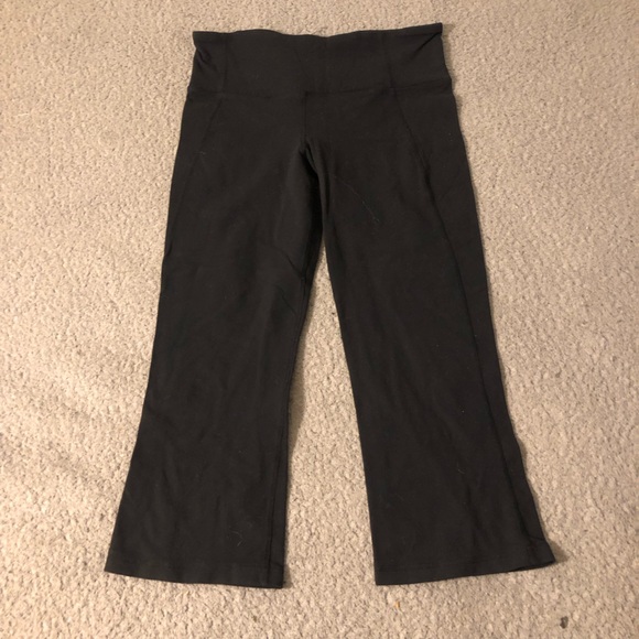 🔥🔥Lululemon Athletica Cropped Leggings Black Flared Yoga Pants - Picture 1 of 9